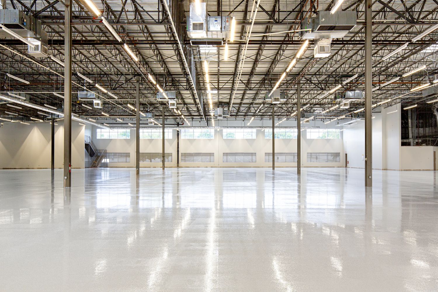 Coated garage-style floor with a decorative full-flake finish